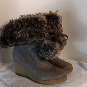 American Eagle Gray Faux Fur Wedge Boots